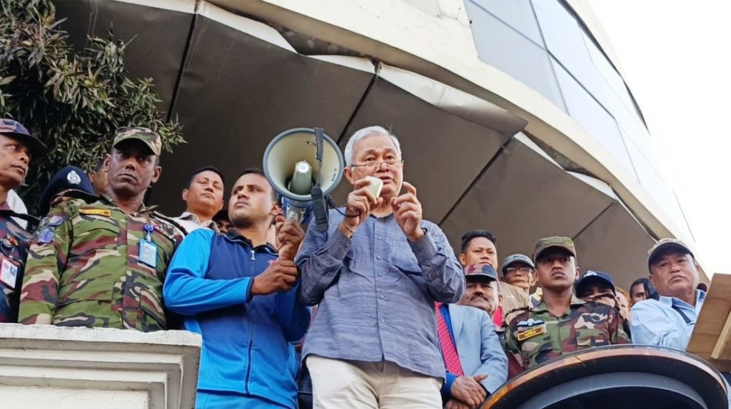 সাজেক পরিদর্শণে পার্বত্য উপদেষ্টা: সরকার অগ্নিকাণ্ডে ক্ষতিগ্রস্তদের সহযোগিতা করবে