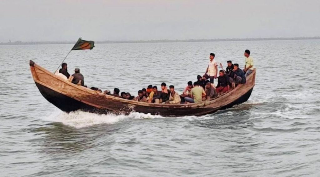 আরাকান আর্মির কাছে জিম্মি ২৯ জেলেকে ফেরত আনল বিজিবি