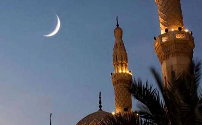 চাঁদ দেখা গেছে, সৌদিতে ঈদ রোববার
