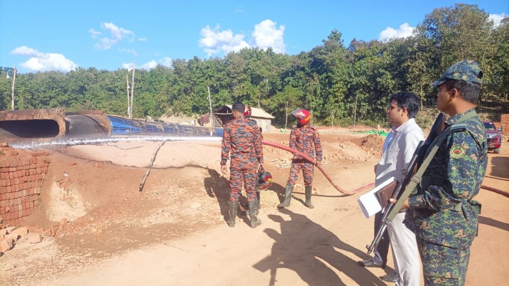 থানচিতে যুবলীগনেতা সুজনের অবৈধ ইটভাটায় ভ্রাম্যমান আদালতের অভিযান, ২ লক্ষ টাকা জরিমানা